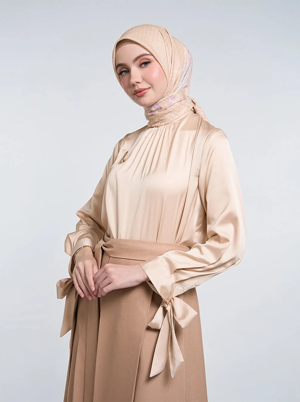 ARUNA GATHERED NECK TOP PLAIN CASHMERE