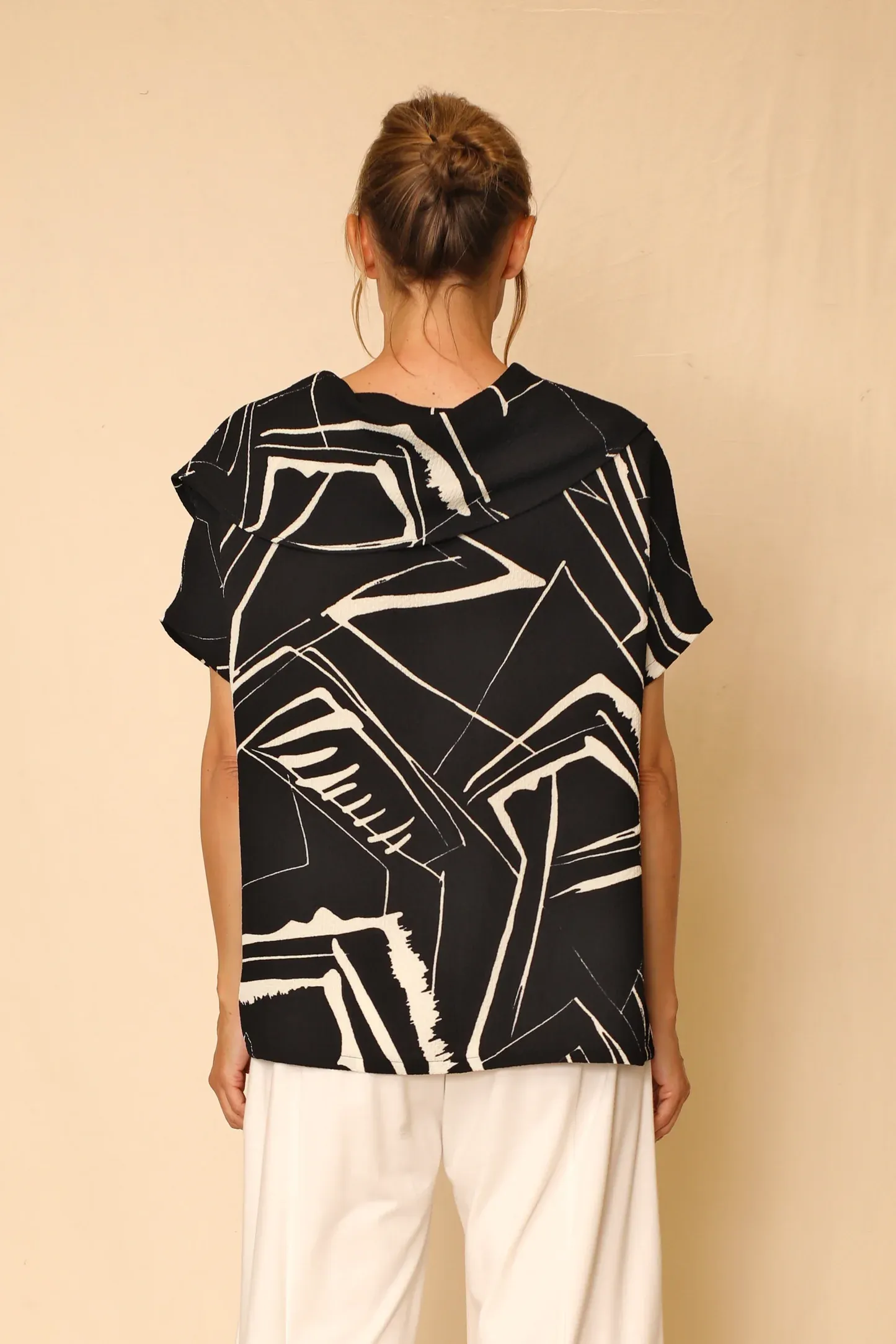 Coal Pattern Short Sleeve Carlota Top