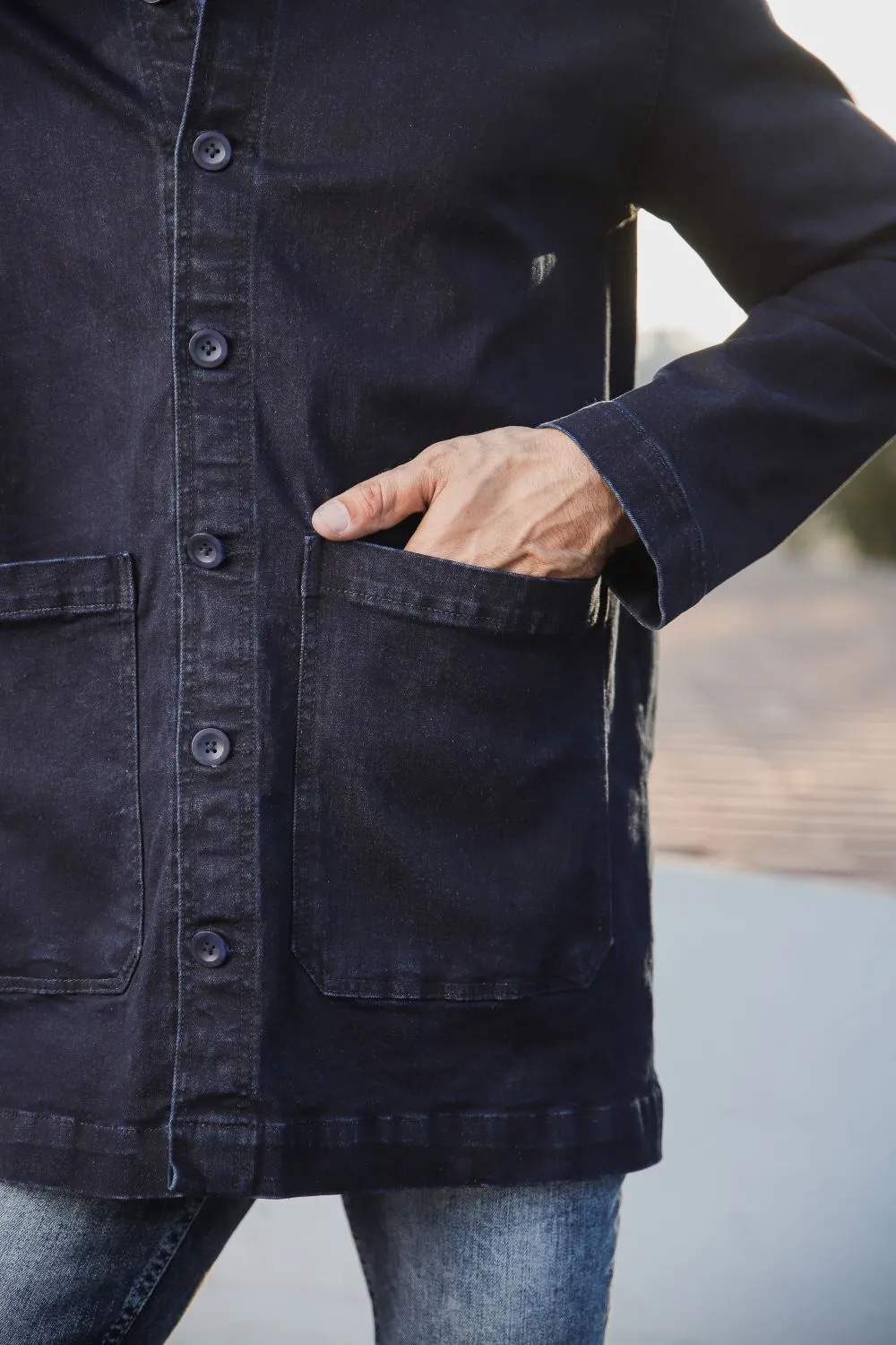 Dark Blue Lapel Shacket & Trendsetter Jeans Look