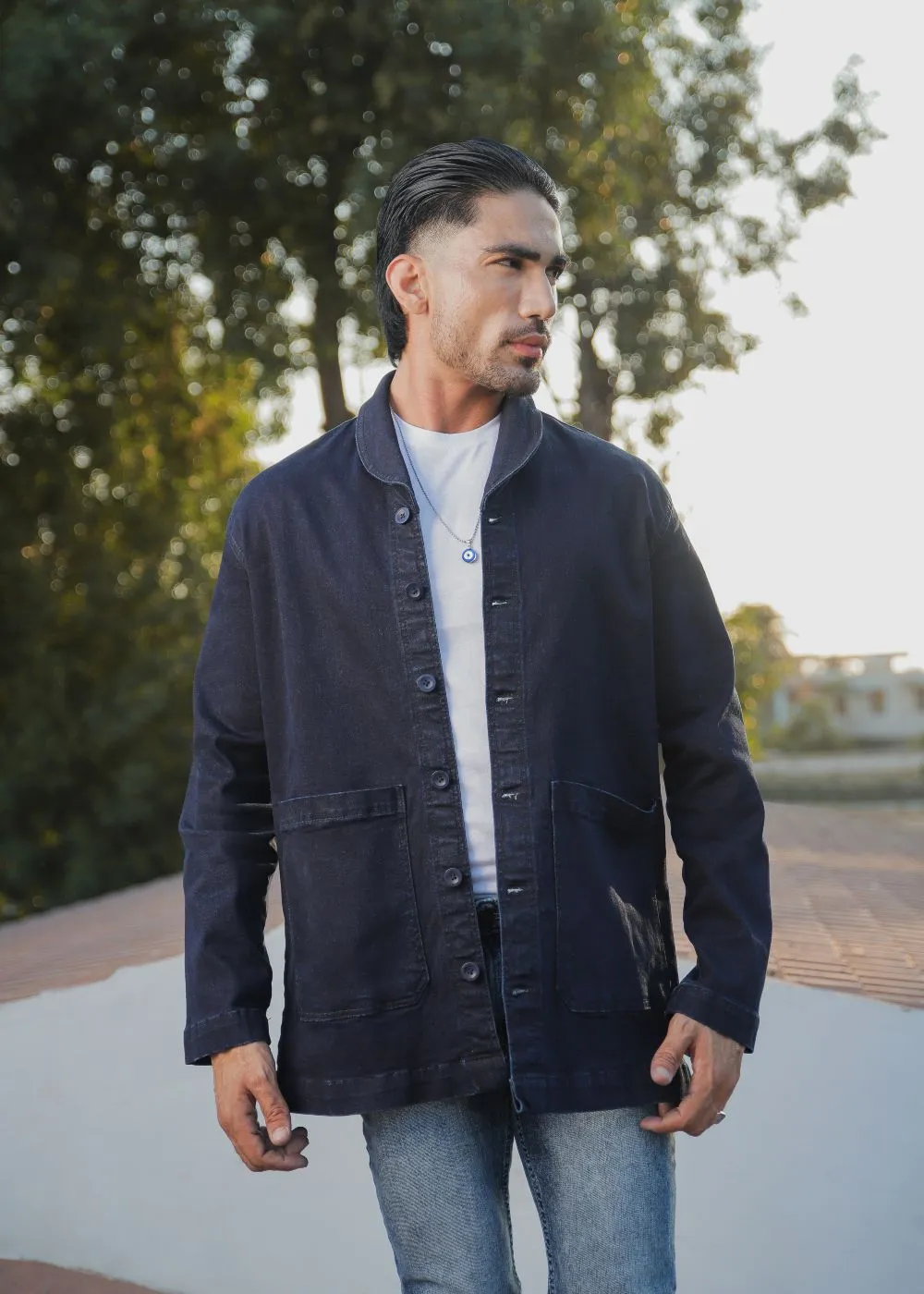 Dark Blue Lapel Shacket & Trendsetter Jeans Look