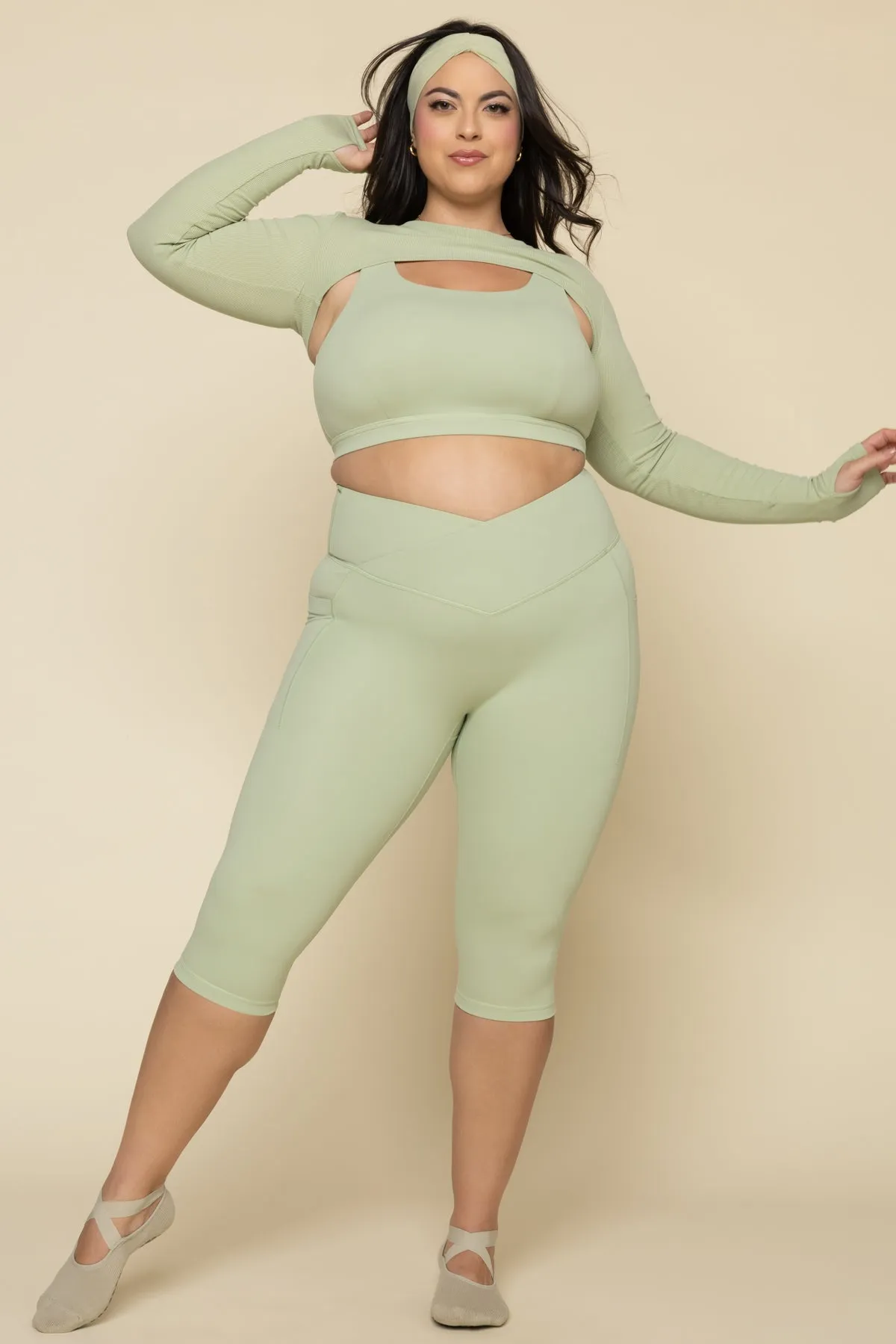 Relevé Ribbed Shrug - Pistachio