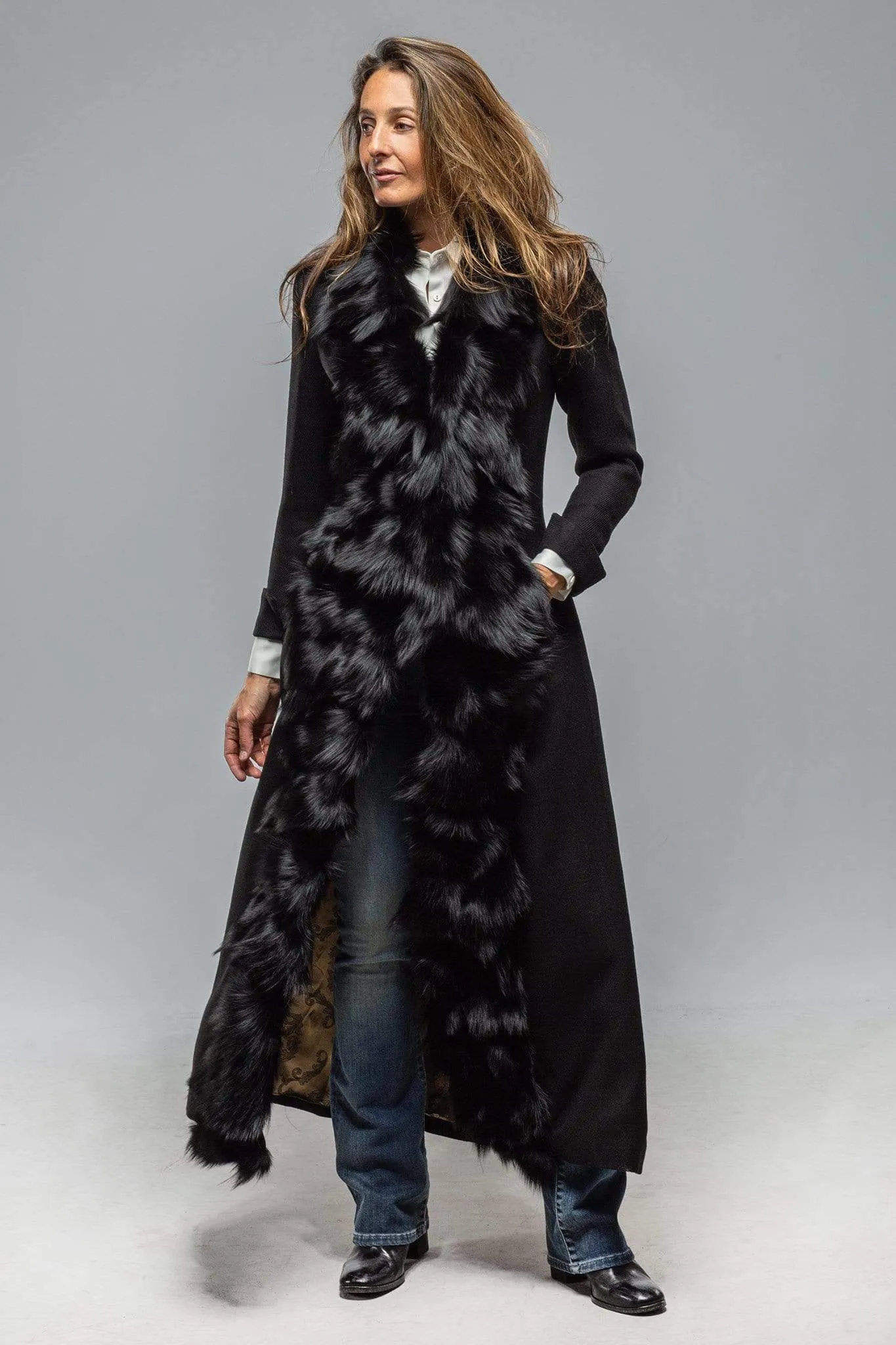 St. Petersburg Long Fur Trimmed Coat In Black