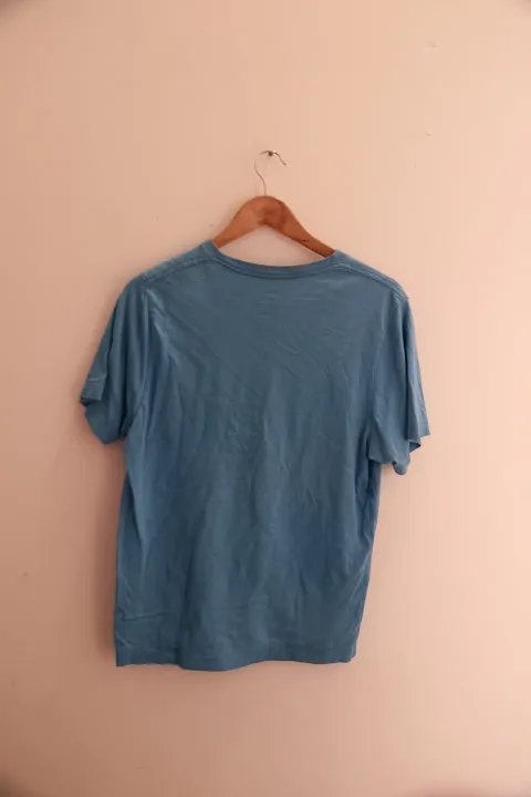 Vintage Nike Blue mens small tees